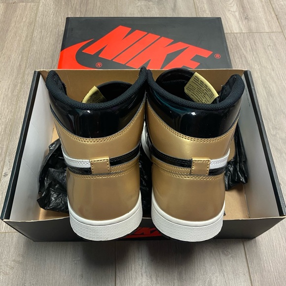 Jordan 1 “Gold Toe” - Picture 3 of 4
